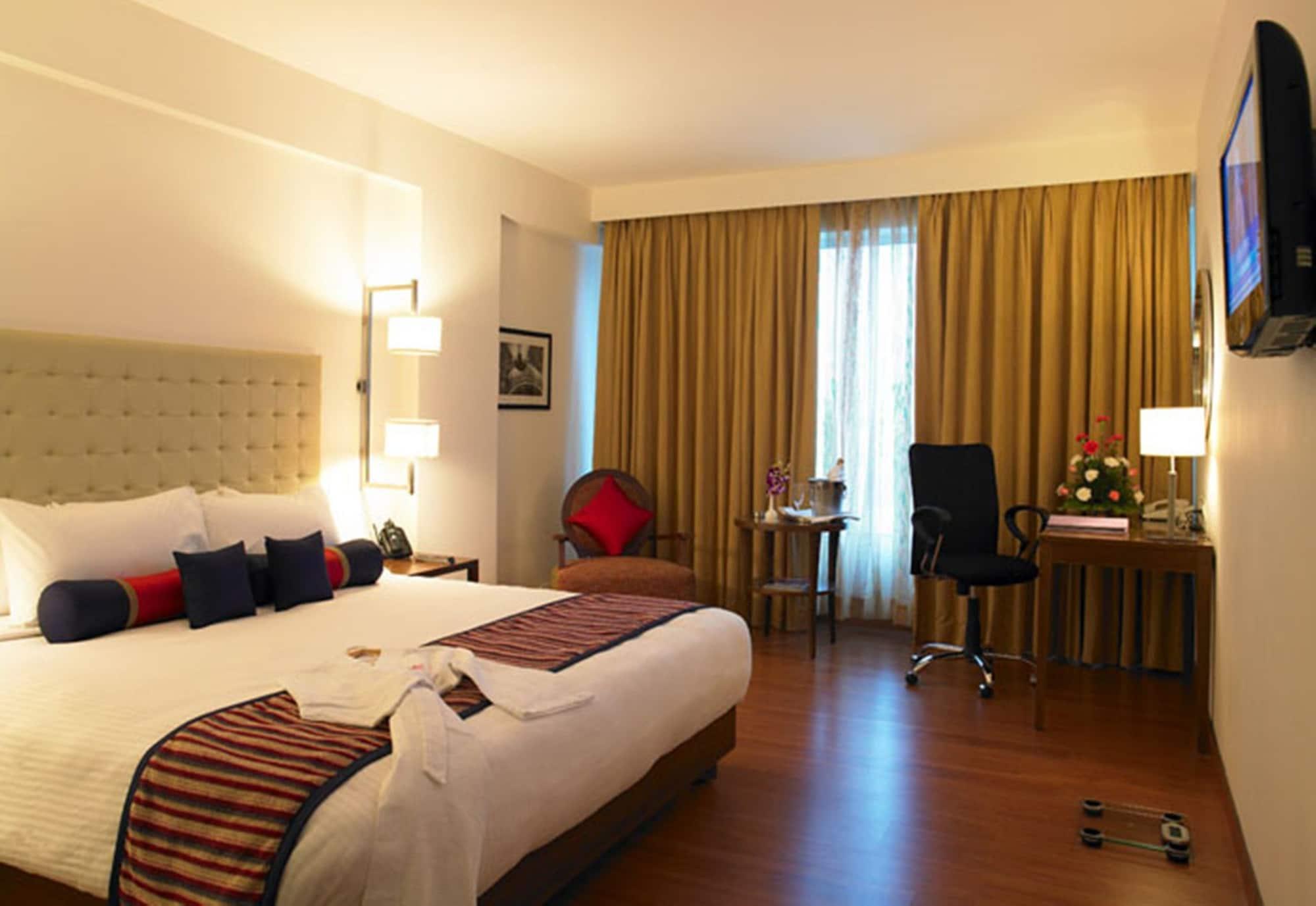 รอยัล ออร์คิด เซ็นทรัล ชัยปุระ พาณีพาร์ค Hotel ภายนอก รูปภาพ