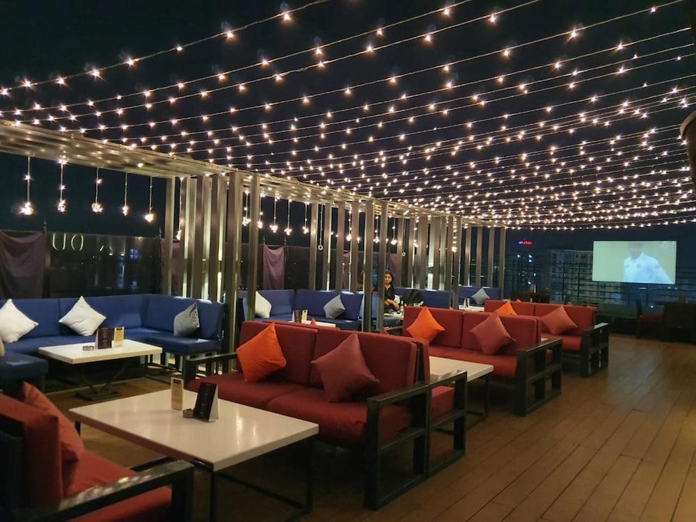 รอยัล ออร์คิด เซ็นทรัล ชัยปุระ พาณีพาร์ค Hotel ภายนอก รูปภาพ