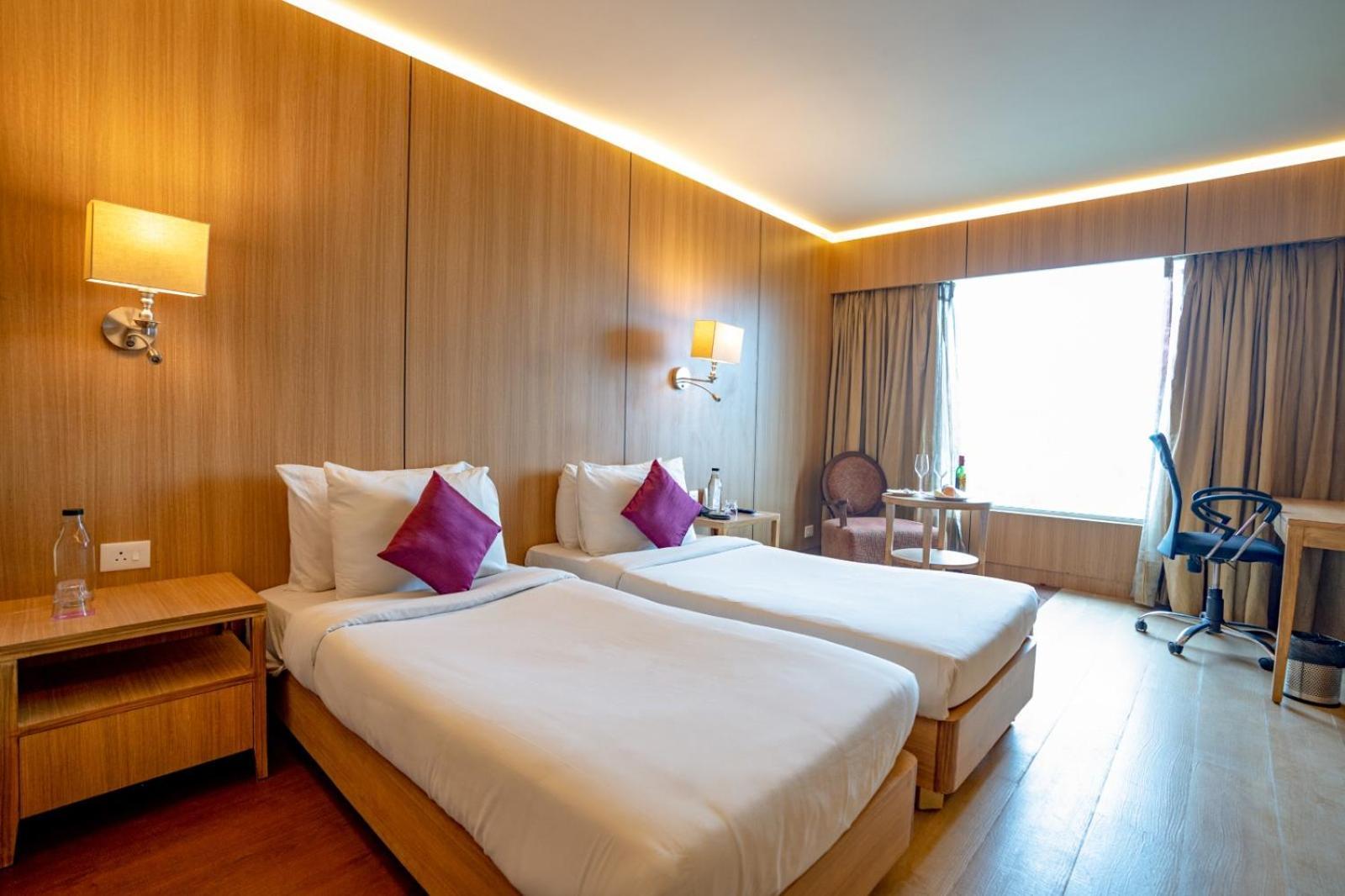รอยัล ออร์คิด เซ็นทรัล ชัยปุระ พาณีพาร์ค Hotel ภายนอก รูปภาพ