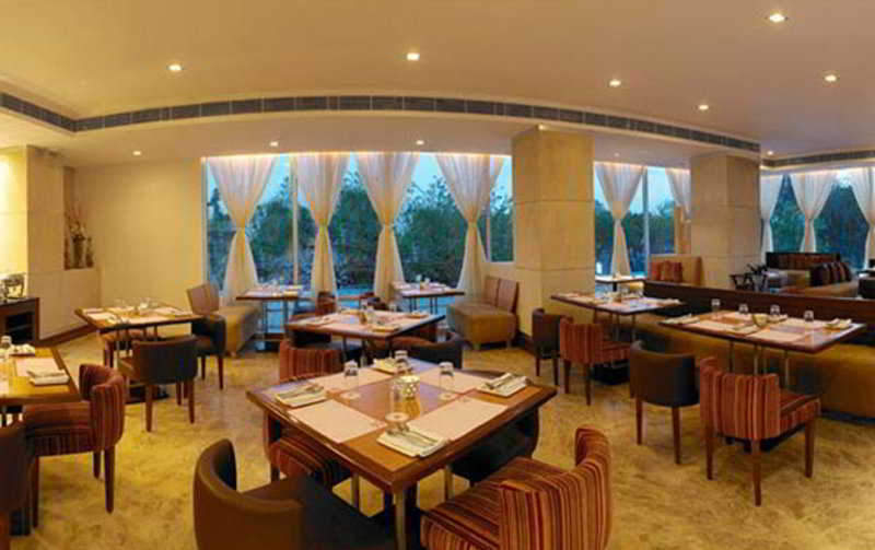 รอยัล ออร์คิด เซ็นทรัล ชัยปุระ พาณีพาร์ค Hotel ภายนอก รูปภาพ